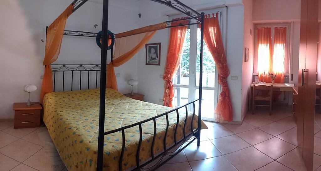 Holiday And Jubilee House Guest house 3*